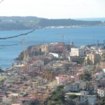 Un año después del sismo de los Campi Flegrei: la tierra “respira” más lentamente, pero no se detiene